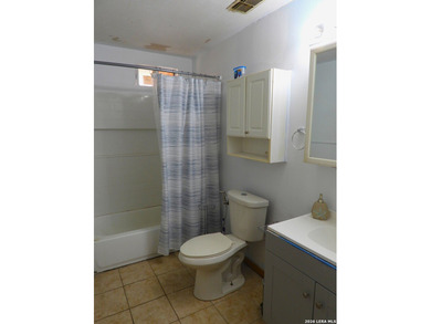 Handyman special with strong upside. Interior needs paint, new - photo 19