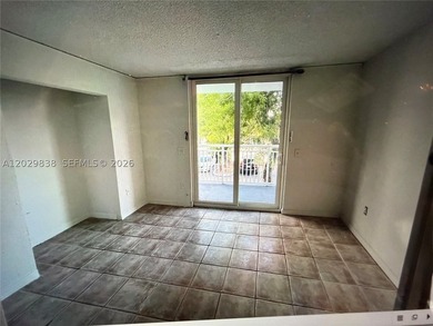 NVESTMENT PRICED TO SELL!!! This beautiful 1/1 + DEN has - photo 20