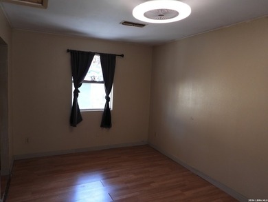 Handyman special with strong upside. Interior needs paint, new - photo 21