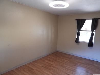 Handyman special with strong upside. Interior needs paint, new - photo 24