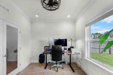 Don't miss this absolutely stunning nearly new 3 Bedroom plus - photo 36