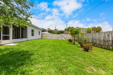 Don't miss this absolutely stunning nearly new 3 Bedroom plus - photo 49