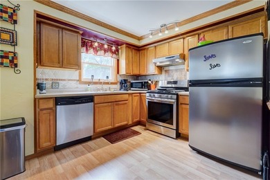Welcome to the pride and joy of the neighborhood! This stunning - photo 13
