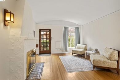 Romantic Spanish Revival Courtyard Condo/Townhouse on one level - photo 14
