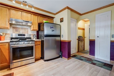 Welcome to the pride and joy of the neighborhood! This stunning - photo 14