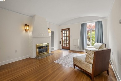 Romantic Spanish Revival Courtyard Condo/Townhouse on one level - photo 15
