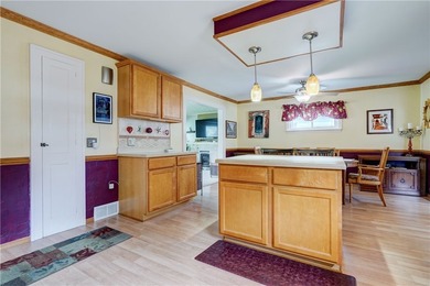 Welcome to the pride and joy of the neighborhood! This stunning - photo 16