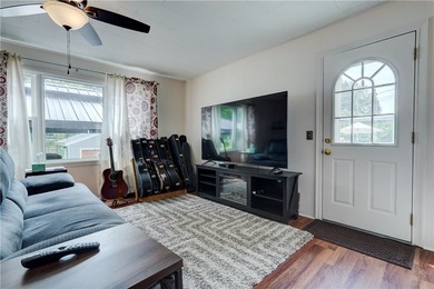 Welcome to the pride and joy of the neighborhood! This stunning - photo 21
