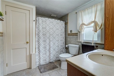 Welcome to the pride and joy of the neighborhood! This stunning - photo 24