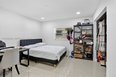 Step into a beautifully remodeled Hollywood estate where style - photo 24