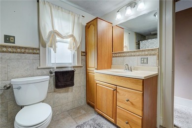 Welcome to the pride and joy of the neighborhood! This stunning - photo 25