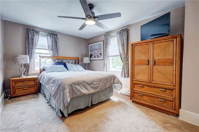 Welcome to the pride and joy of the neighborhood! This stunning - photo 26