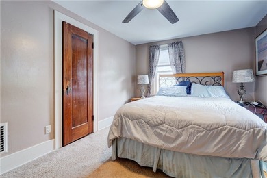Welcome to the pride and joy of the neighborhood! This stunning - photo 27