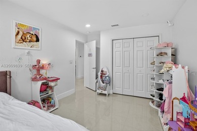 Step into a beautifully remodeled Hollywood estate where style - photo 27