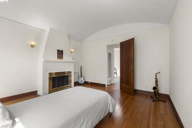 Romantic Spanish Revival Courtyard Condo/Townhouse on one level - photo 30