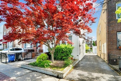 Well-maintained two-family home in the desirable Throggs Neck - photo 2