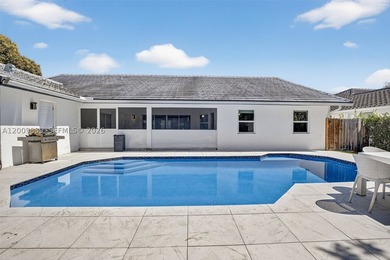 Step into a beautifully remodeled Hollywood estate where style - photo 35