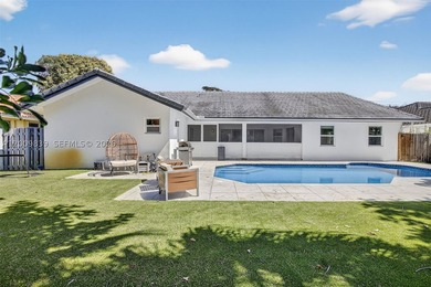 Step into a beautifully remodeled Hollywood estate where style - photo 36