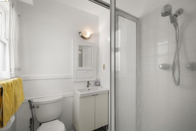Romantic Spanish Revival Courtyard Condo/Townhouse on one level - photo 37