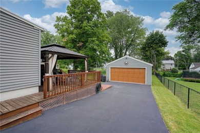 Welcome to the pride and joy of the neighborhood! This stunning - photo 37