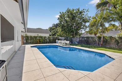 Step into a beautifully remodeled Hollywood estate where style - photo 38