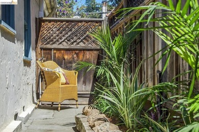 Romantic Spanish Revival Courtyard Condo/Townhouse on one level - photo 40