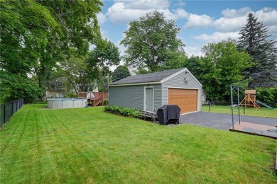 Welcome to the pride and joy of the neighborhood! This stunning - photo 41