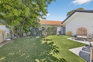 Step into a beautifully remodeled Hollywood estate where style - photo 41
