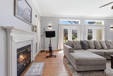 Motivated Seller, bring your offer! Don't miss this incredible - photo 9
