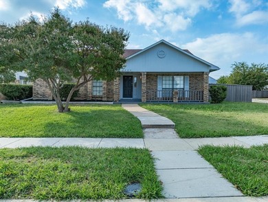 (private lake, pond, creek) Home For Sale in Flower Mound Texas