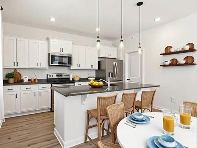 Absolutely beautiful and meticulously maintained 4 bedroom 2.5 - photo 12