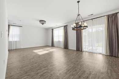 Absolutely beautiful and meticulously maintained 4 bedroom 2.5 - photo 16