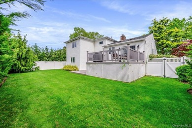 Perfectly positioned on a prime mid block in South Merrick, this - photo 24