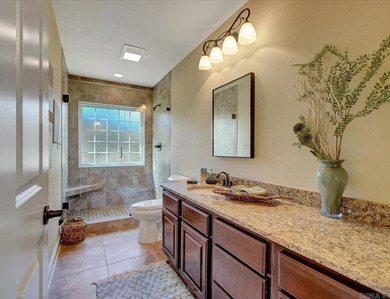 The best priced Lake front Condo on Lake Hamilton! Welcome to - photo 31