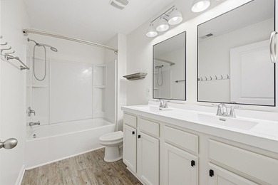 Absolutely beautiful and meticulously maintained 4 bedroom 2.5 - photo 34