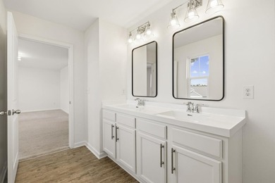 Absolutely beautiful and meticulously maintained 4 bedroom 2.5 - photo 35