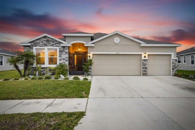 BACK ON MARKET - BUYERS CONTINGENT SALE FELL THROUGH...HOME HAS - photo 1
