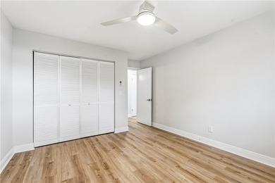 Turnkey 6-unit asset walking distance to the Inlet & waterfront - photo 10
