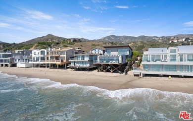Beautiful, turnkey beachfront retreat in the coveted Malibu Road - photo 15