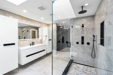 Gut renovated to the TENS. (HEATED FLOORS THRUGHOUT) Best - photo 15