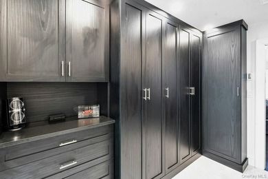 Gut renovated to the TENS. (HEATED FLOORS THRUGHOUT) Best - photo 17