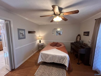 Nestled on the scenic shores of Weiss Lake in the sought-after - photo 19