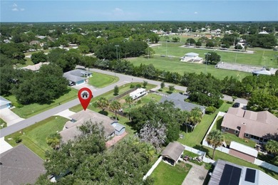 Beautiful and spacious 3 bedroom, 2 bath split plan concrete - photo 3