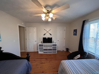 Nestled on the scenic shores of Weiss Lake in the sought-after - photo 36