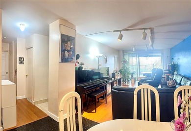 Stunning Renovated 2 Bedroom / Junior 4 Co-op with Lake Views - photo 8