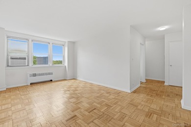 Bright Two Bedroom conveniently located in Spuyten Duyvil - photo 2