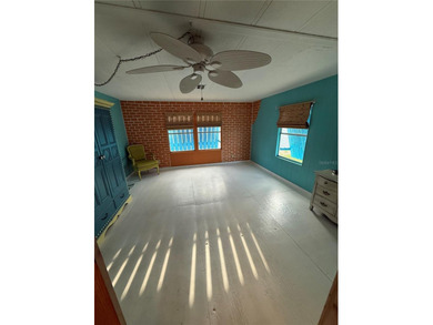 Newly reduced artist retreat beachside. This two bedroom, two - photo 18