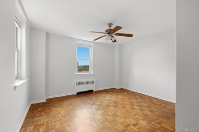 Bright Two Bedroom conveniently located in Spuyten Duyvil - photo 8