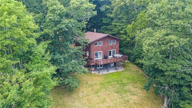 Welcome to this stunning contemporary chalet nestled on 2.6 - photo 2