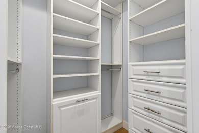 Ideally located in a Cul De Sac backing to a large lake, this - photo 45